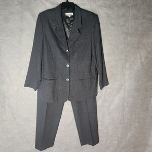 David Brooks Two Piece 100% Wool Pants Suit.